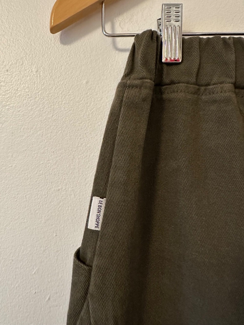 Le Bon Shoppe Arc Pants in Olive Green | Size Small - Picture 5 of 10